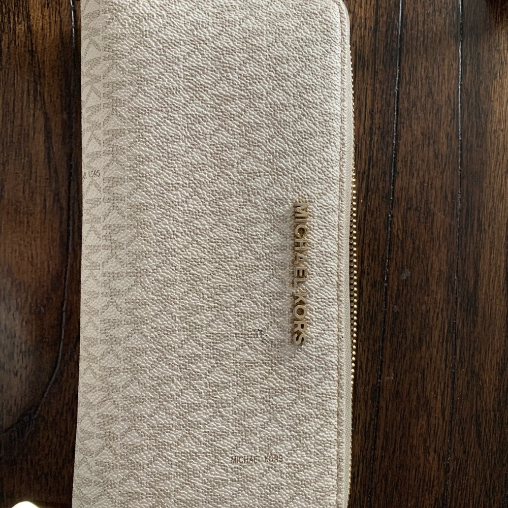 Michael Kors Large Continental Wallet